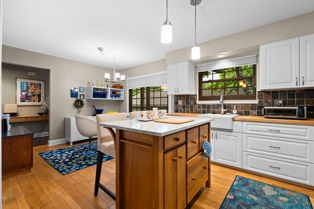 2202 Pine Grove Court, Ann Arbor, MI 48103