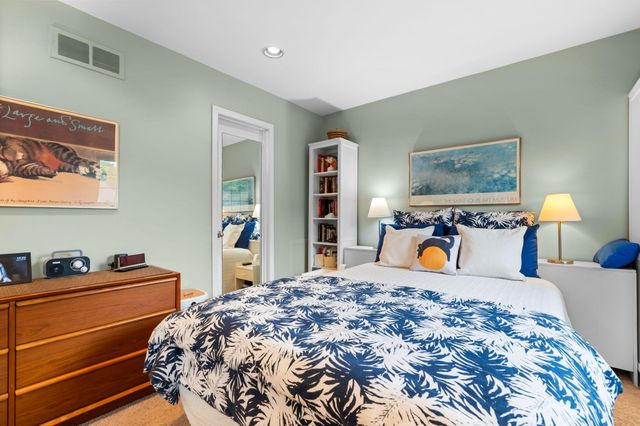 2202 Pine Grove Court, Ann Arbor, MI 48103