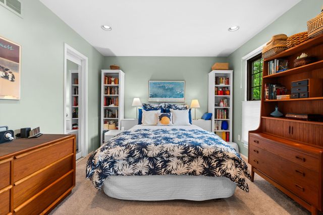 2202 Pine Grove Court, Ann Arbor, MI 48103