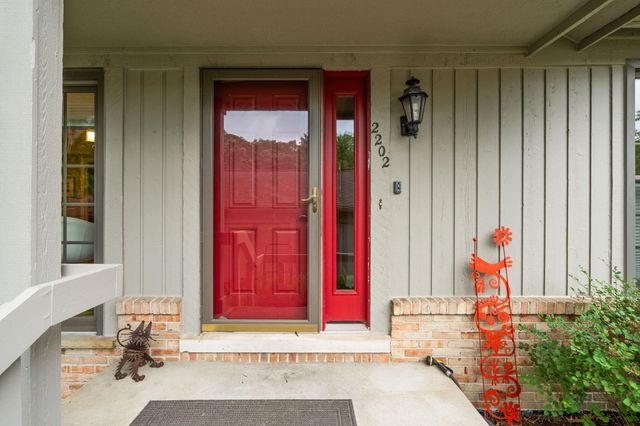 2202 Pine Grove Court, Ann Arbor, MI 48103