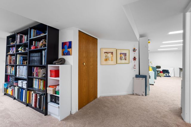 2202 Pine Grove Court, Ann Arbor, MI 48103