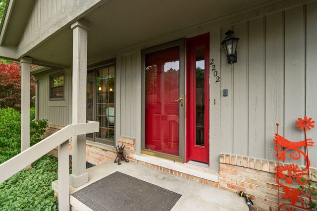 2202 Pine Grove Court, Ann Arbor, MI 48103