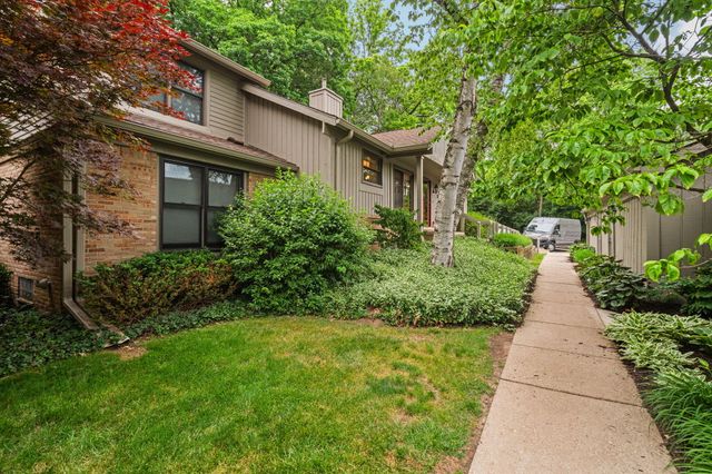 2202 Pine Grove Court, Ann Arbor, MI 48103