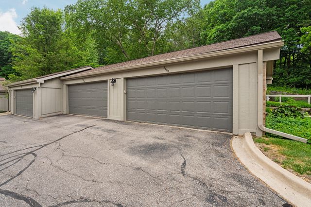 2202 Pine Grove Court, Ann Arbor, MI 48103