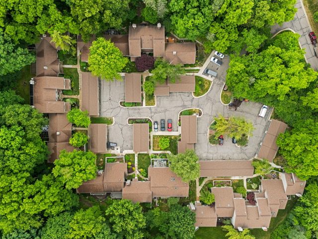 2202 Pine Grove Court, Ann Arbor, MI 48103