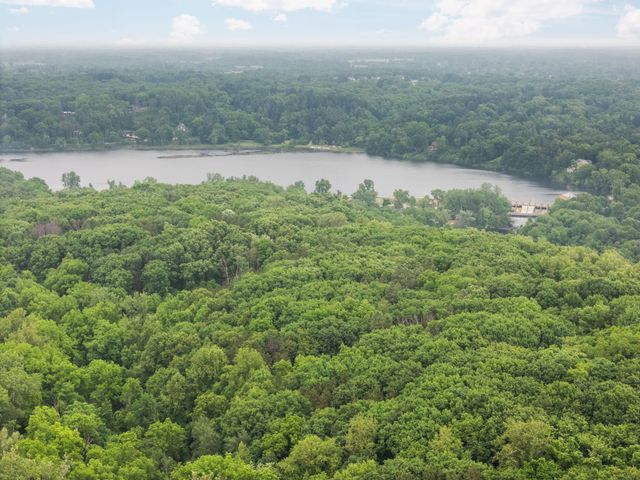 2202 Pine Grove Court, Ann Arbor, MI 48103