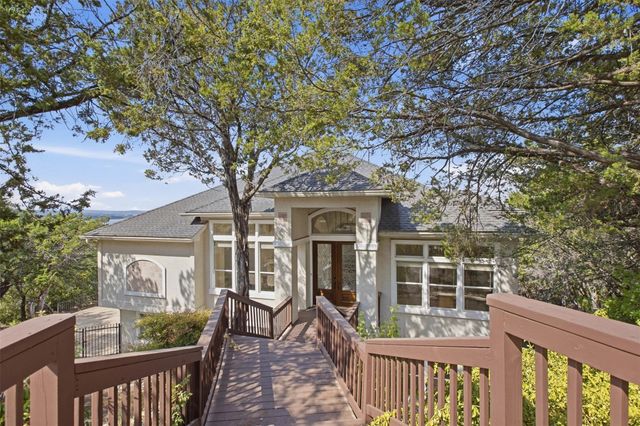 7008 Deepwood DR, Lago Vista, TX 78645
