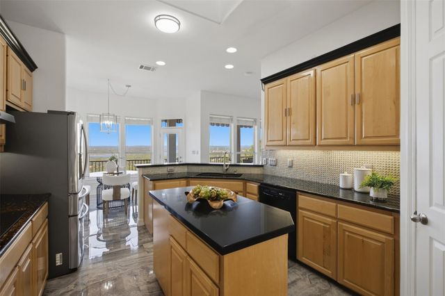7008 Deepwood DR, Lago Vista, TX 78645