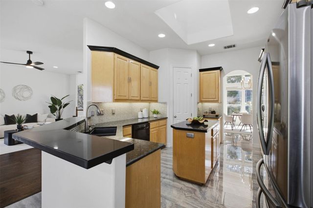 7008 Deepwood DR, Lago Vista, TX 78645