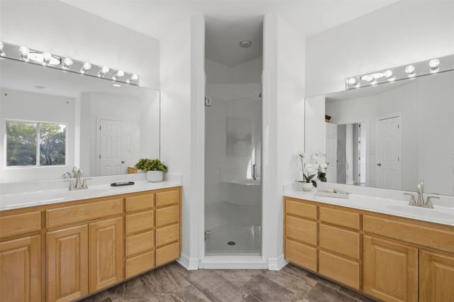 7008 Deepwood DR, Lago Vista, TX 78645