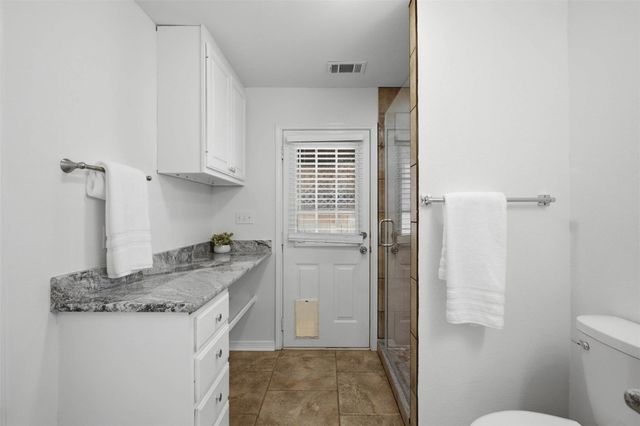 7008 Deepwood DR, Lago Vista, TX 78645