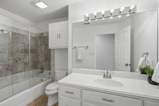 7008 Deepwood DR, Lago Vista, TX 78645