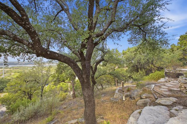 7008 Deepwood DR, Lago Vista, TX 78645
