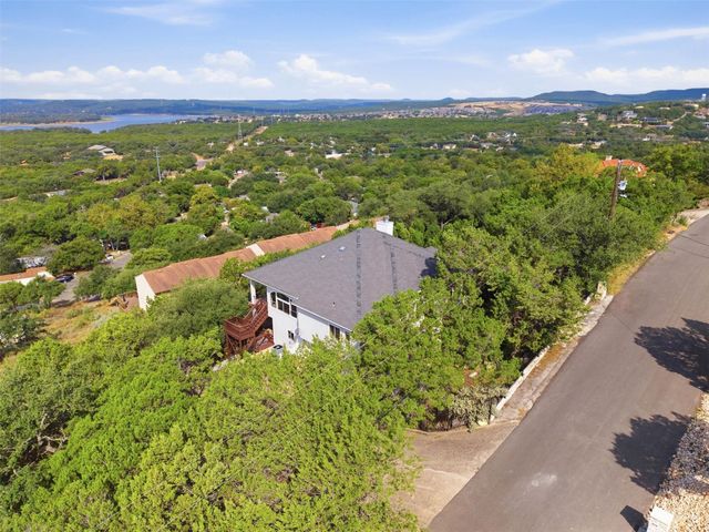 7008 Deepwood DR, Lago Vista, TX 78645