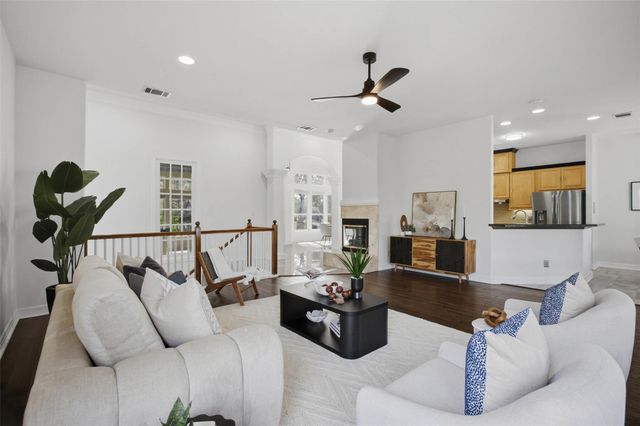 7008 Deepwood DR, Lago Vista, TX 78645