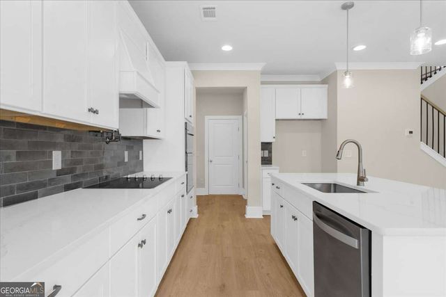 5559 Overview Drive, Flowery Branch, GA 30542