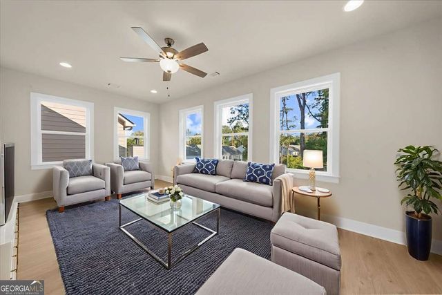 5559 Overview Drive, Flowery Branch, GA 30542