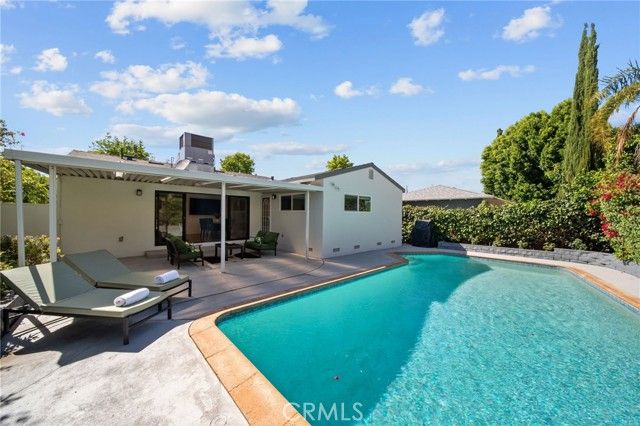 6026 Wilkinson, Los Angeles, CA 91606