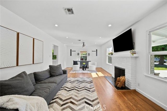 6026 Wilkinson, Los Angeles, CA 91606