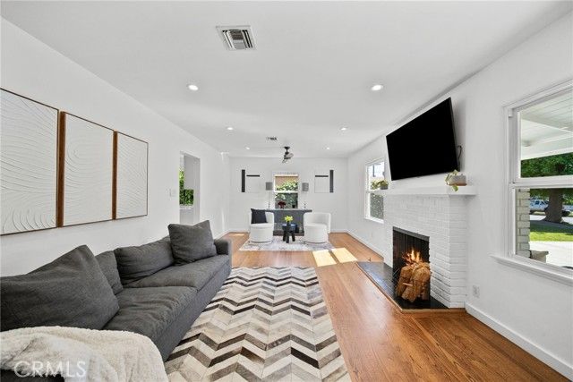 6026 Wilkinson, Los Angeles, CA 91606