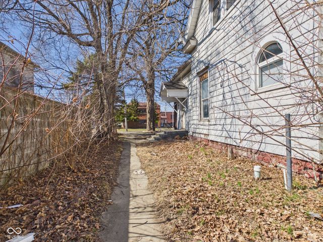 1422 Central Avenue, Anderson, IN 46016