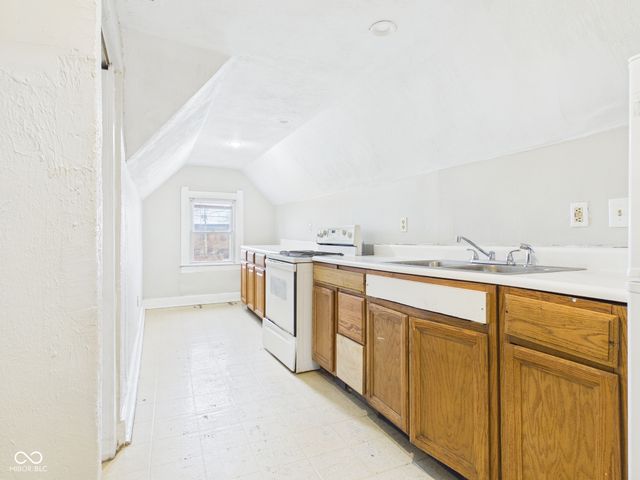 1422 Central Avenue, Anderson, IN 46016