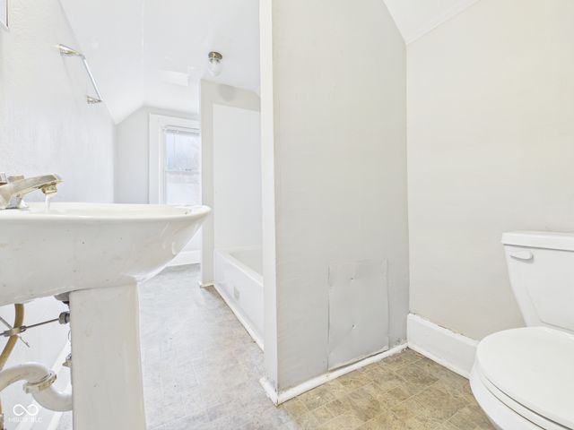 1422 Central Avenue, Anderson, IN 46016