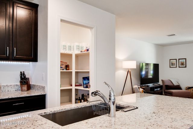 7056 S Draper Road, Tucson, AZ 85757