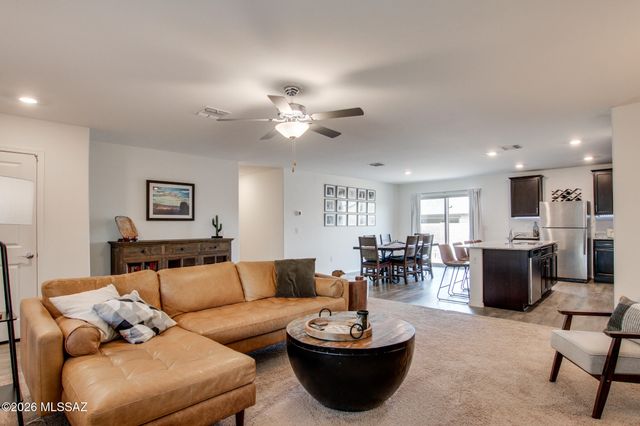 7056 S Draper Road, Tucson, AZ 85757