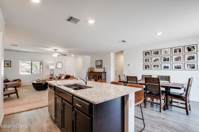 7056 S Draper Road, Tucson, AZ 85757