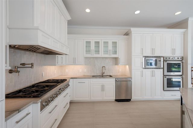 510 BOWSPRIT LANE, Longboat Key, FL 34228