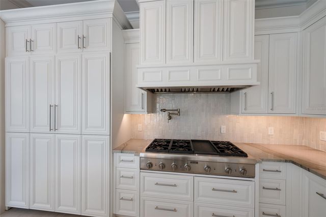 510 BOWSPRIT LANE, Longboat Key, FL 34228