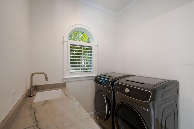 510 BOWSPRIT LANE, Longboat Key, FL 34228