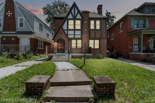 2717 burlingame, Detroit, MI 48206