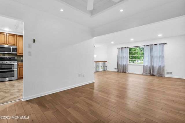94 Leedsville Drive, Lincroft, NJ 07738