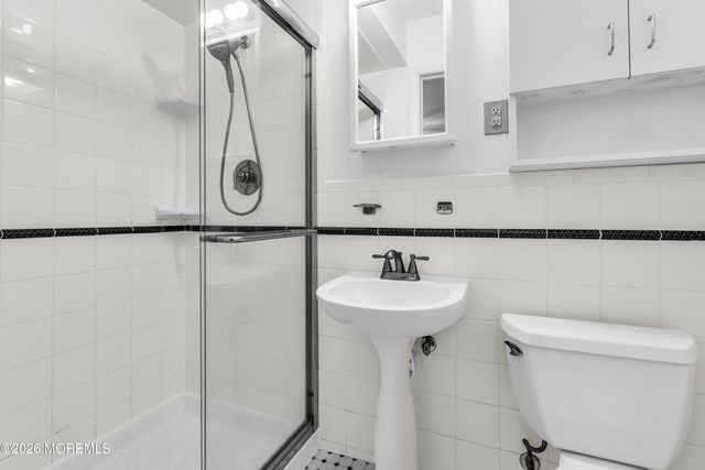 94 Leedsville Drive, Lincroft, NJ 07738