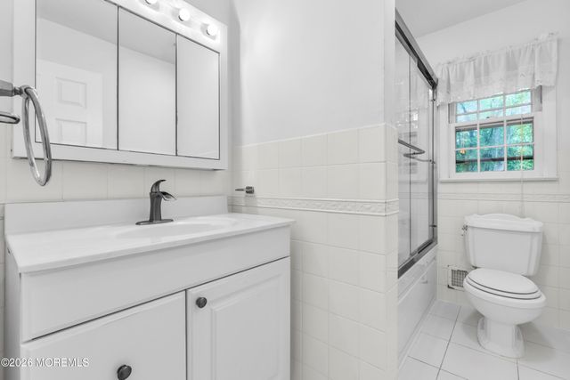 94 Leedsville Drive, Lincroft, NJ 07738