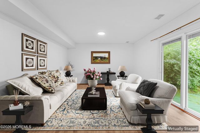 94 Leedsville Drive, Lincroft, NJ 07738