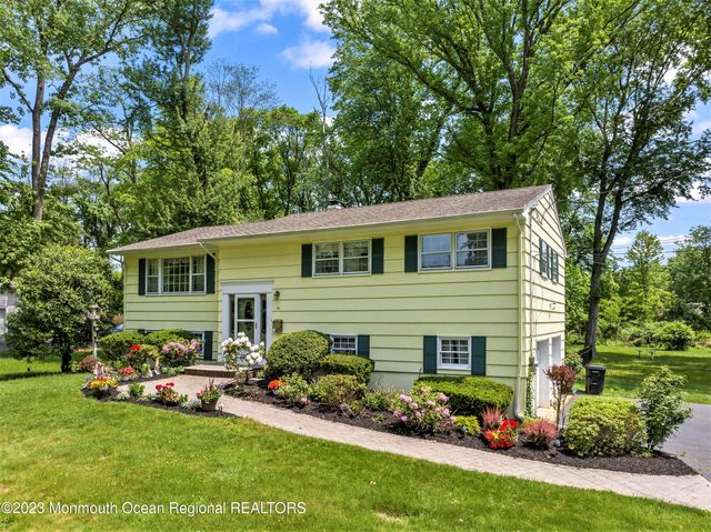 94 Leedsville Drive, Lincroft, NJ 07738