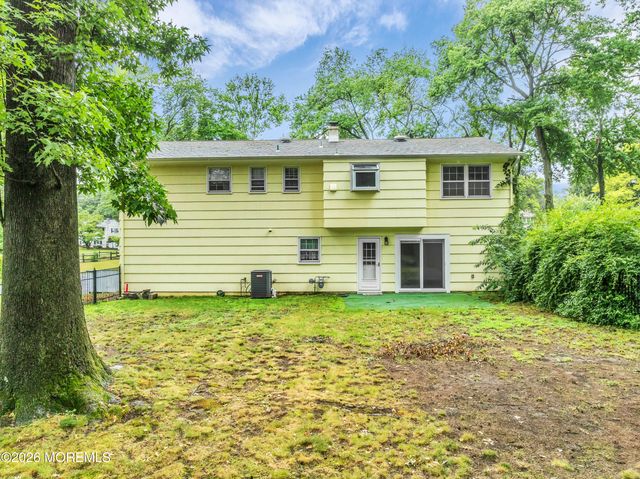 94 Leedsville Drive, Lincroft, NJ 07738