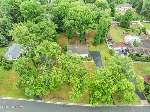 94 Leedsville Drive, Lincroft, NJ 07738