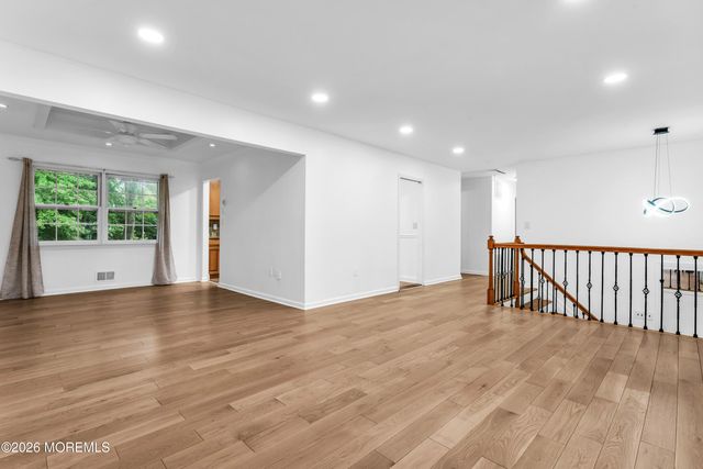 94 Leedsville Drive, Lincroft, NJ 07738