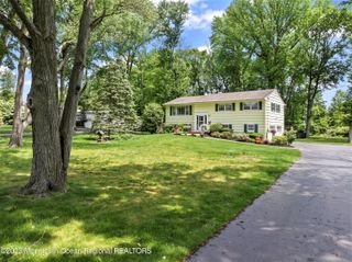 94 Leedsville Drive, Lincroft, NJ 07738