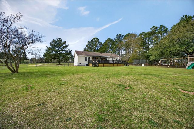 813 Motley Road, Hopkins, SC 29061