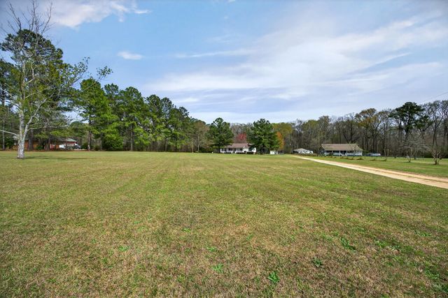 813 Motley Road, Hopkins, SC 29061