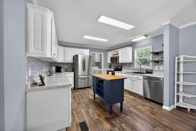 813 Motley Road, Hopkins, SC 29061