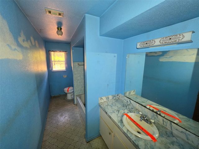 274 County Road 3375, Cleveland, TX 77327