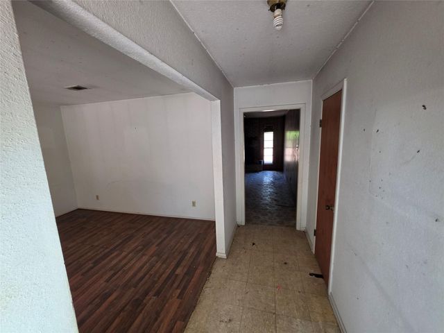 274 County Road 3375, Cleveland, TX 77327