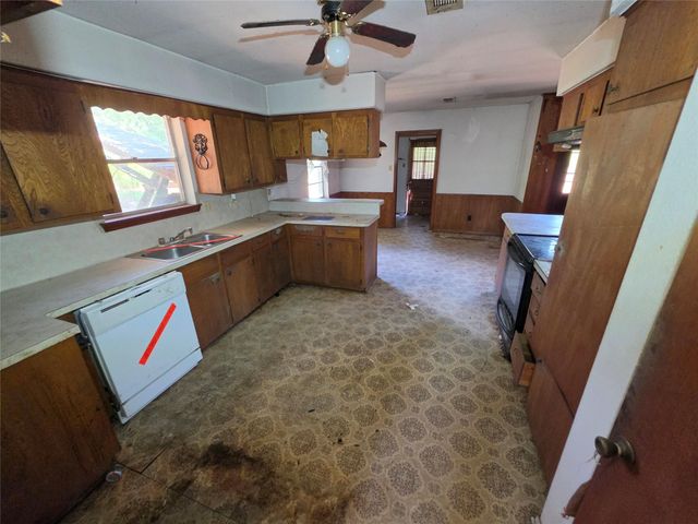 274 County Road 3375, Cleveland, TX 77327