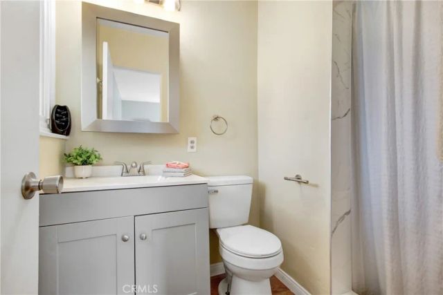 927 Alta Loma Drive, Corona, CA 92882